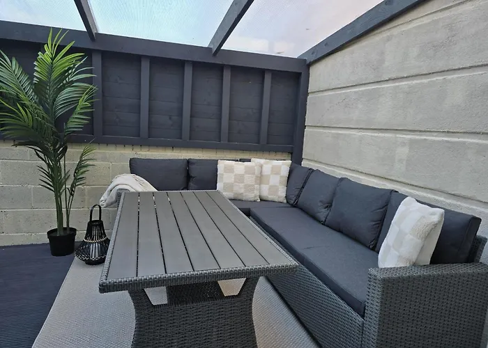 - 3 Bedroom Cosy - Sleeps Max 7 * Dublin