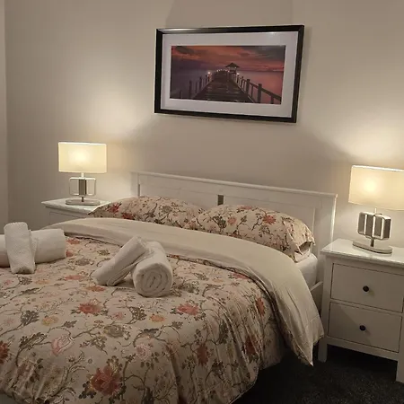 Nyaraló - 3 Bedroom Cosy - Sleeps Max 7 *