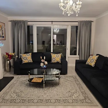 بيت للعطل - 3 Bedroom Cosy - Sleeps Max 7