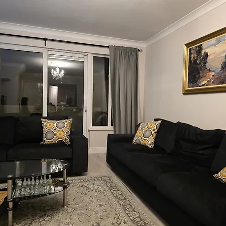 - 3 Bedroom Cosy - Sleeps Max 7 בית נופש *