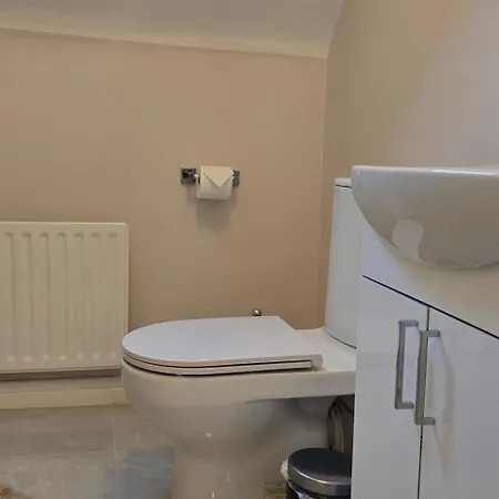 - 3 Bedroom Cosy - Sleeps Max 7 Nyaraló