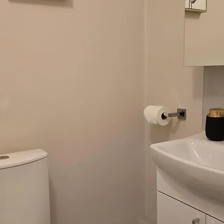 - 3 Bedroom Cosy - Sleeps Max 7 Nyaraló *