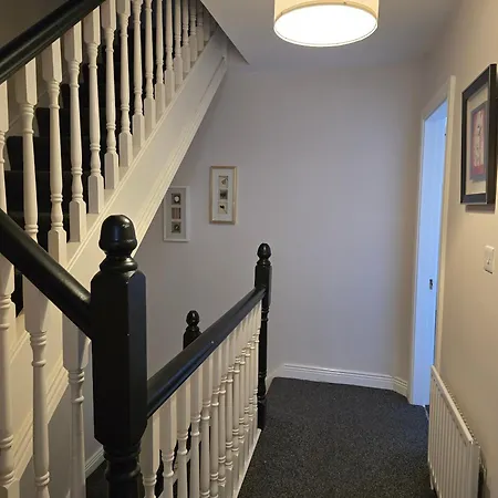 - 3 Bedroom Cosy - Sleeps Max 7 Nyaraló