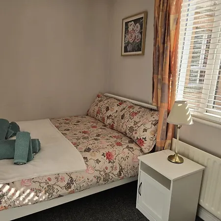 - 3 Bedroom Cosy - Sleeps Max 7 Nyaraló *