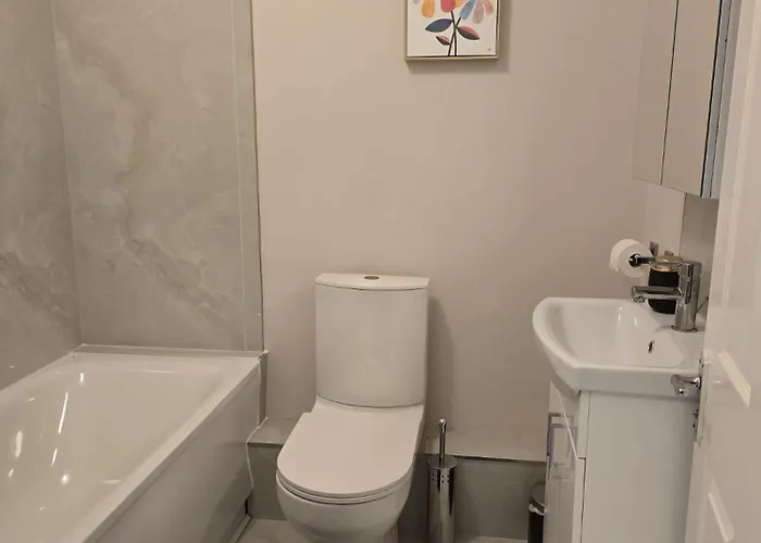 - 3 Bedroom Cosy - Sleeps Max 7 Dublin