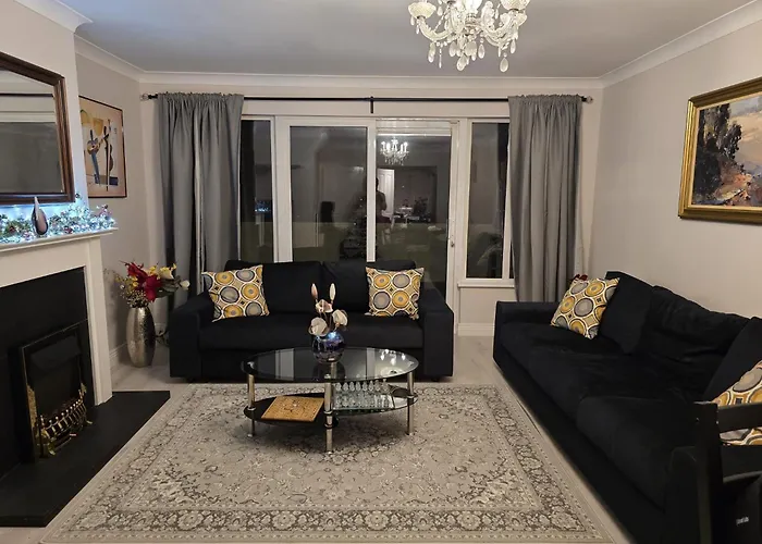 Сasa de vacaciones - 3 Bedroom Cosy - Sleeps Max 7