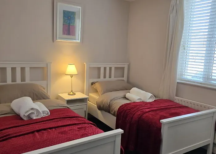 Сasa de vacaciones - 3 Bedroom Cosy - Sleeps Max 7